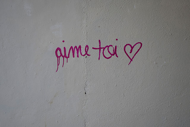 L'Amour chez les murs. Amour02-Murs.jpg