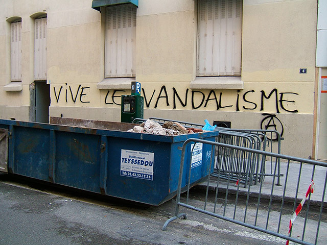 MurSlogan1.jpg