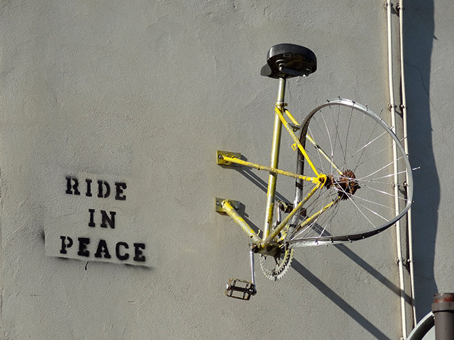 Vélo passe-muraille. PasseMuraille-Velo.jpg