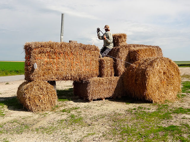 Le tracteur en paille Restriction-Tracteur.jpg