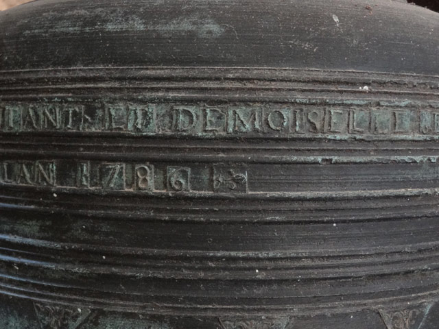 La date de fonte de la cloche. La date de fonte de la cloche.