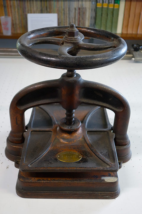 Presse à volant PresseCopier08.jpg